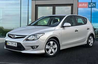 Хэтчбек Hyundai i30 2010 в Днепре