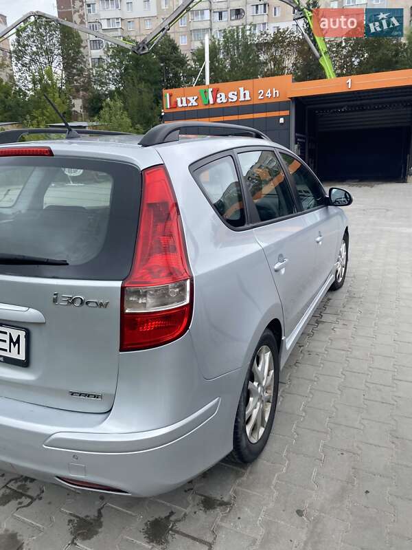 Универсал Hyundai i30 2010 в Тернополе