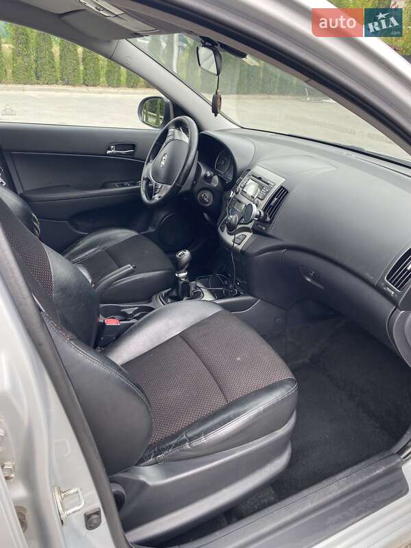 Универсал Hyundai i30 2010 в Тернополе