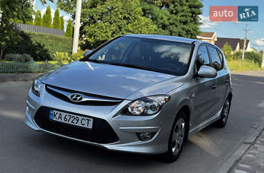 Хэтчбек Hyundai i30 2011 в Киеве