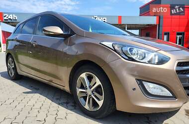 Универсал Hyundai i30 2015 в Калуше