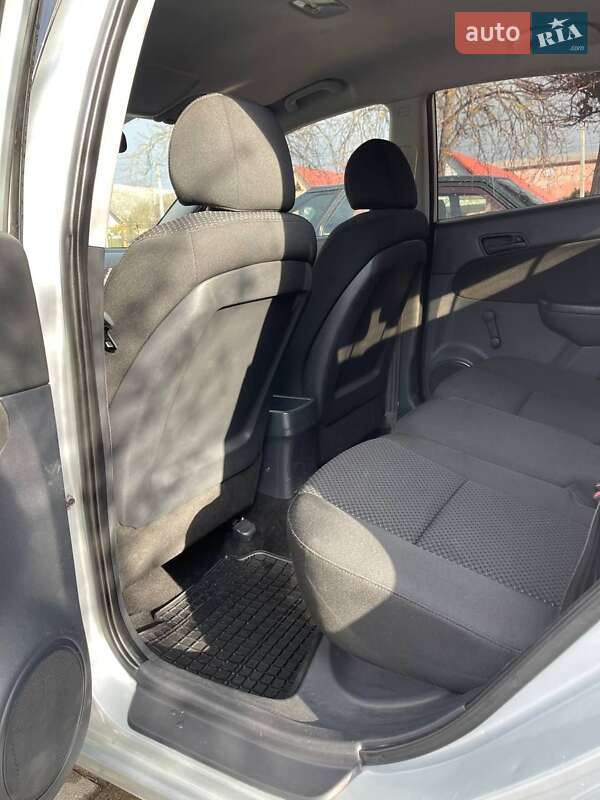 Хэтчбек Hyundai i30 2009 в Ужгороде