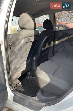 Хэтчбек Hyundai i30 2009 в 