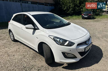 Хэтчбек Hyundai i30 2013 в 
