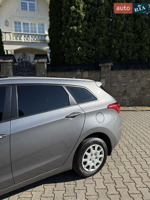 Универсал Hyundai i30 2013 в Надворной