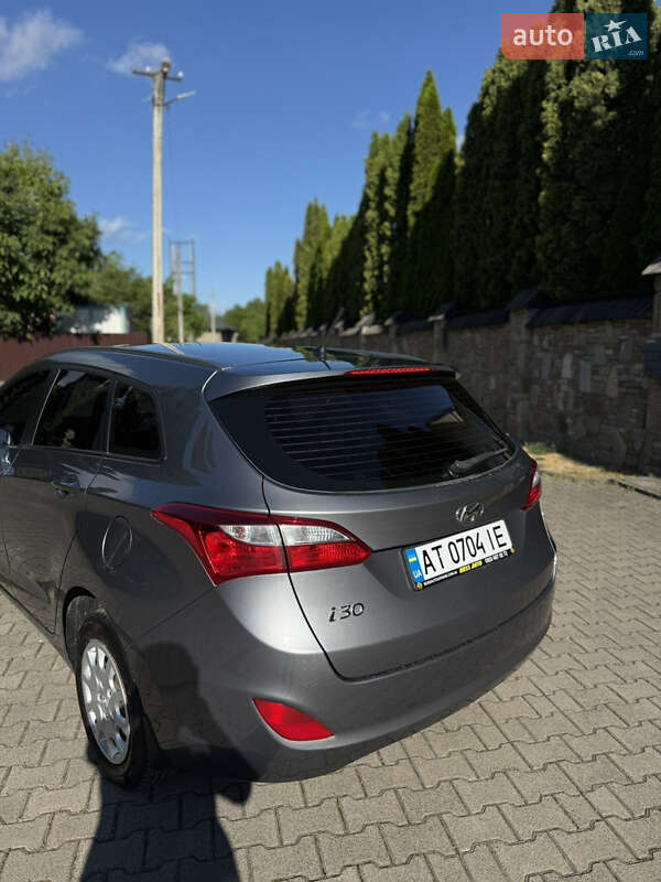 Универсал Hyundai i30 2013 в Надворной