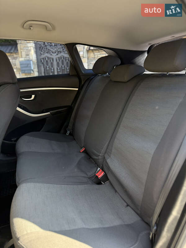 Универсал Hyundai i30 2013 в Надворной