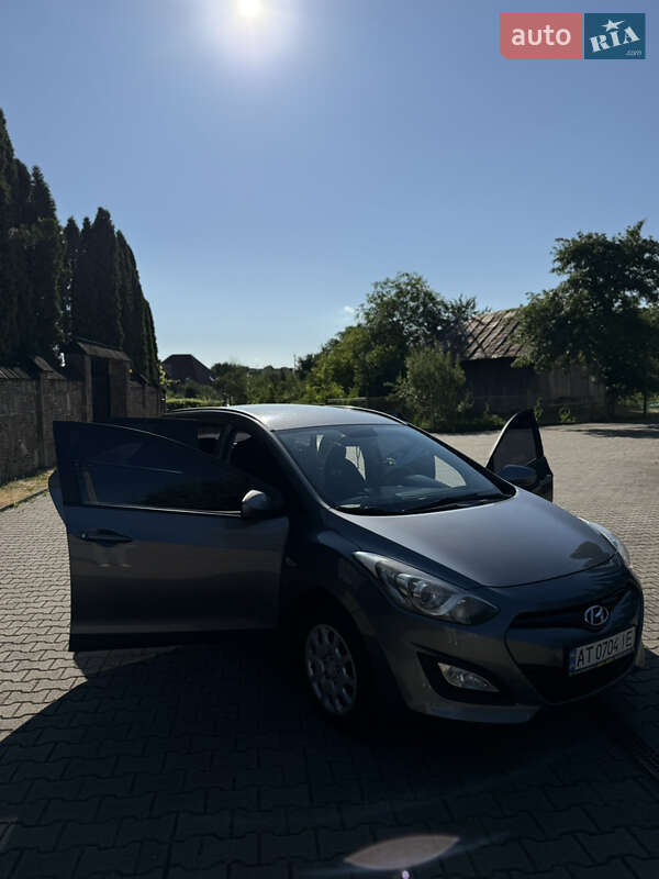 Универсал Hyundai i30 2013 в Надворной