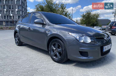 Хэтчбек Hyundai i30 2009 в 