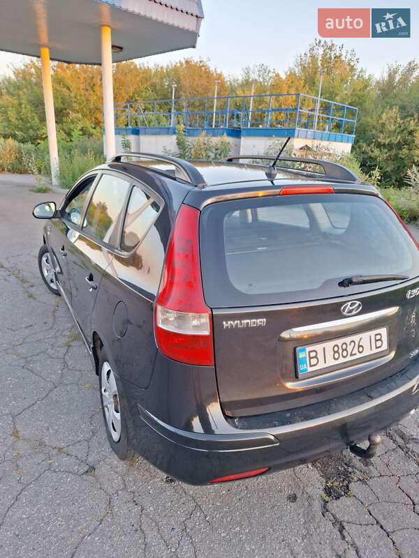 Универсал Hyundai i30 2010 в Глобине