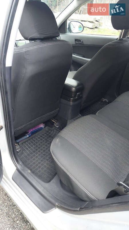 Хетчбек Hyundai i30 2011 в Корсунь-Шевченківському