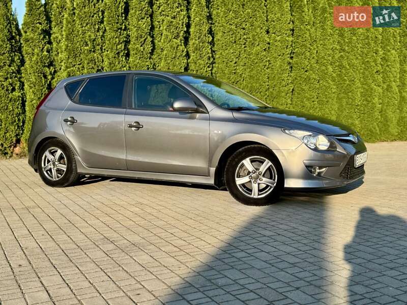Хэтчбек Hyundai i30 2011 в Самборе