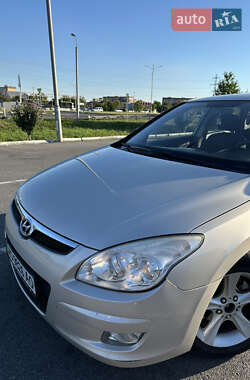 Хэтчбек Hyundai i30 2008 в 