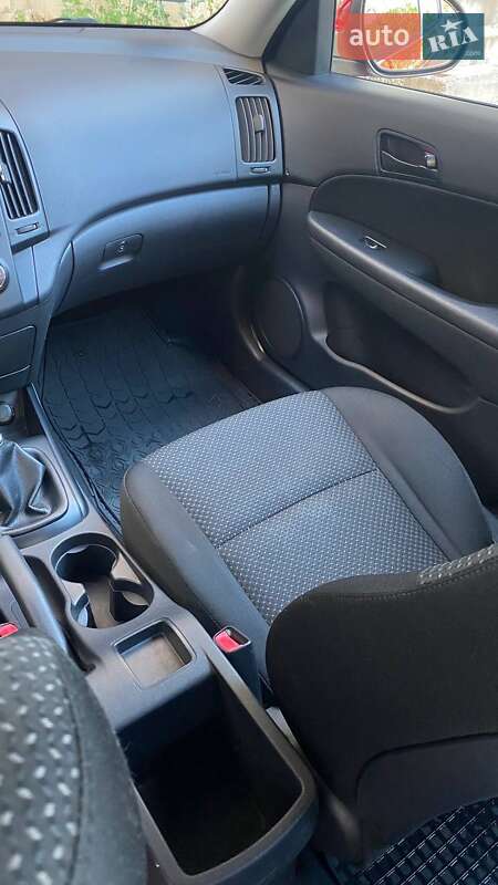 Хэтчбек Hyundai i30 2010 в Житомире