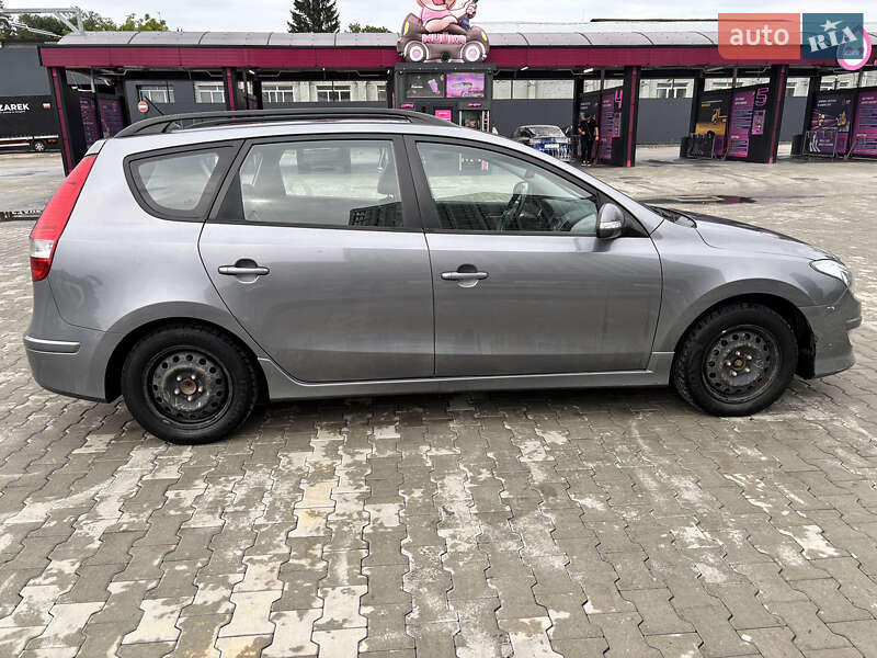 Універсал Hyundai i30 2011 в Львові