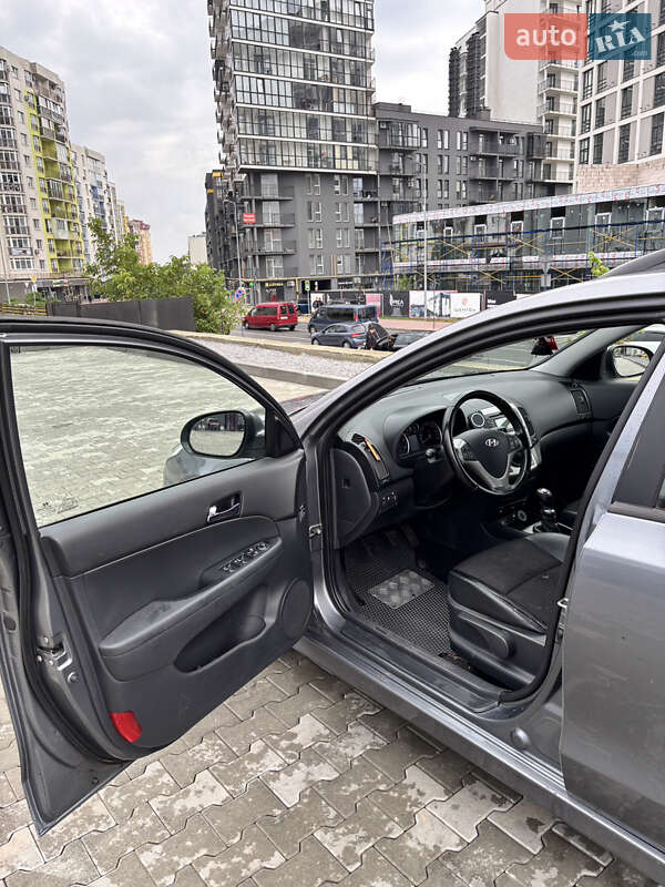 Універсал Hyundai i30 2011 в Львові