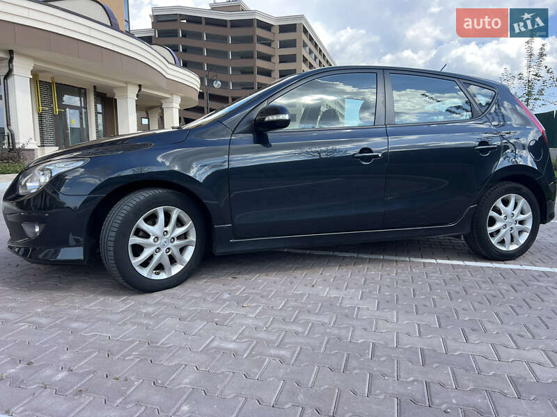 Хетчбек Hyundai i30 2010 в Києві