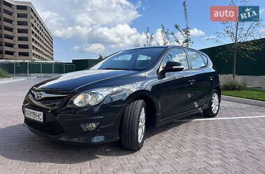 Хетчбек Hyundai i30 2010 в Києві
