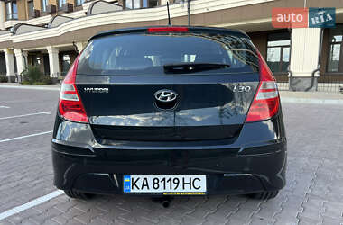 Хэтчбек Hyundai i30 2010 в 
