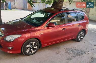 Универсал Hyundai i30 2012 в Кривом Роге