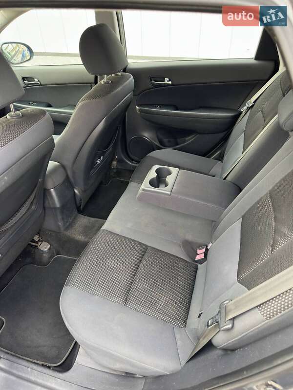 Универсал Hyundai i30 2010 в Житомире