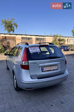 Универсал Hyundai i30 2009 в 
