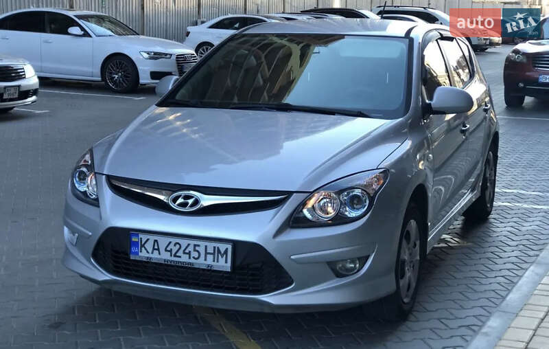 Хэтчбек Hyundai i30 2010 в Одессе