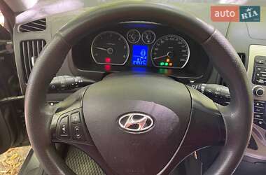 Хэтчбек Hyundai i30 2011 в 