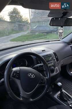 Универсал Hyundai i30 2009 в 