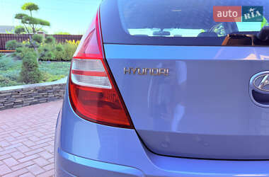 Хэтчбек Hyundai i30 2010 в 