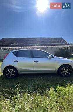 Хэтчбек Hyundai i30 2008 в 