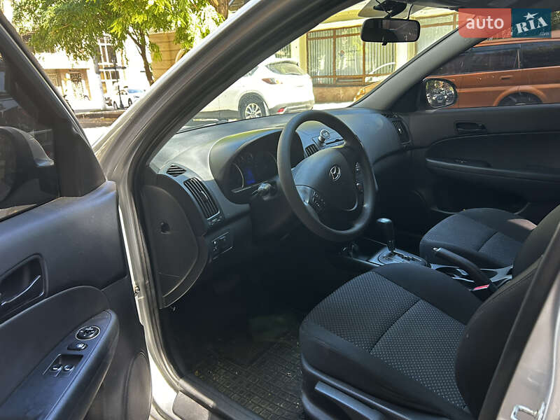 Хэтчбек Hyundai i30 2010 в Одессе