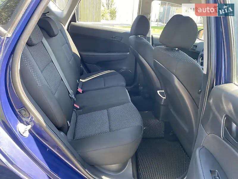 Хетчбек Hyundai i30 2011 в Дніпрі