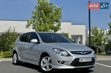 Хетчбек Hyundai i30 2011 в Мукачевому
