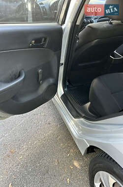 Хэтчбек Hyundai i30 2011 в 
