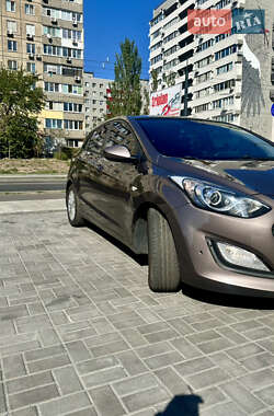 Хэтчбек Hyundai i30 2012 в 