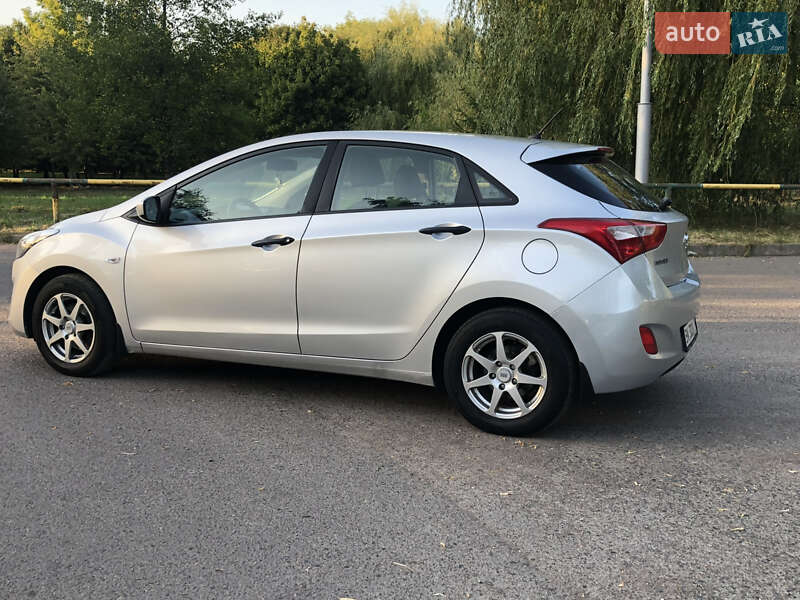Хэтчбек Hyundai i30 2013 в Ровно