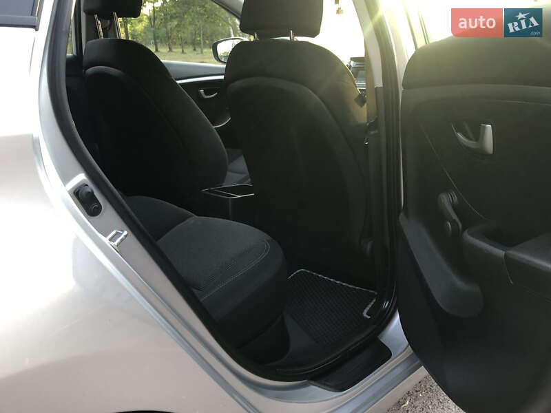 Хэтчбек Hyundai i30 2013 в Ровно