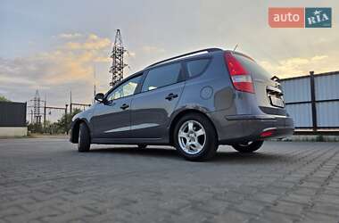Универсал Hyundai i30 2010 в 