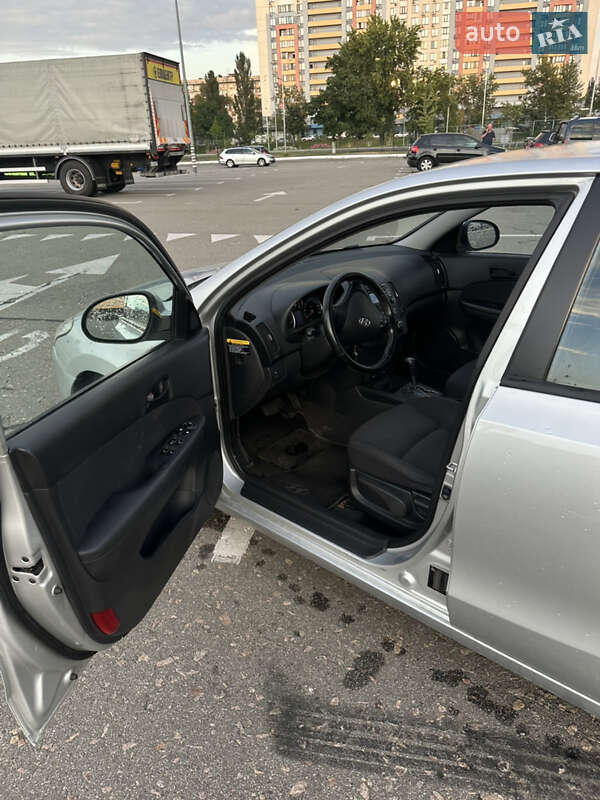 Хэтчбек Hyundai i30 2008 в Киеве