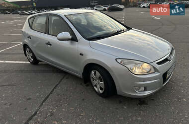 Хетчбек Hyundai i30 2008 в 