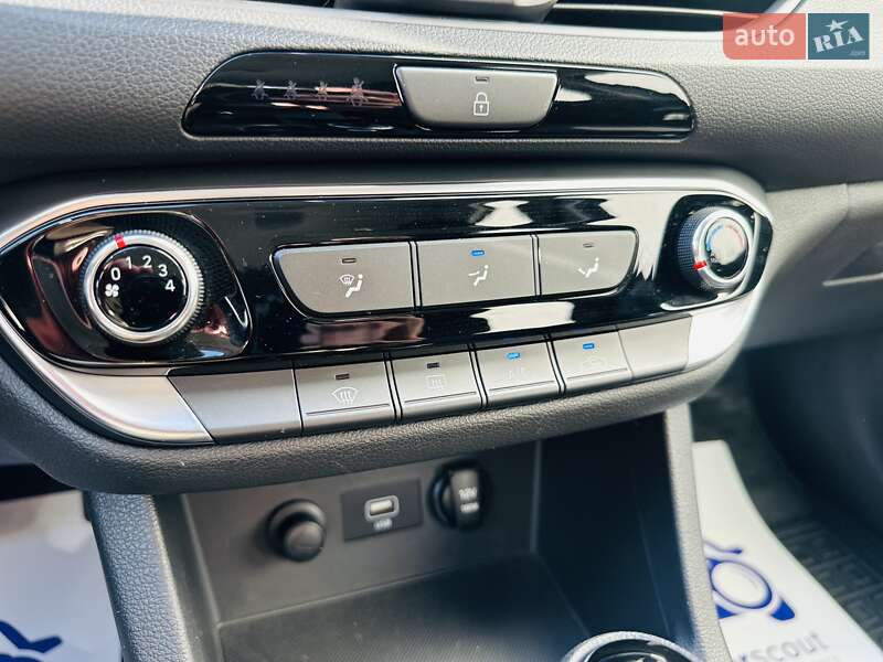 Хэтчбек Hyundai i30 2021 в Киеве