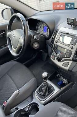 Універсал Hyundai i30 2009 в 