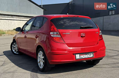 Хэтчбек Hyundai i30 2009 в 