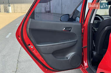 Хэтчбек Hyundai i30 2009 в 