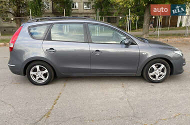 Универсал Hyundai i30 2010 в 