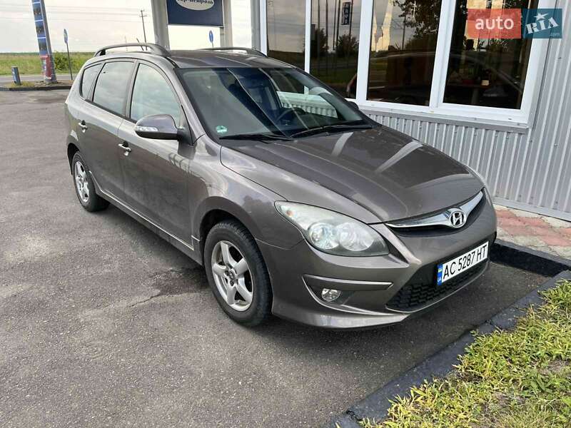Универсал Hyundai i30 2011 в Владимире