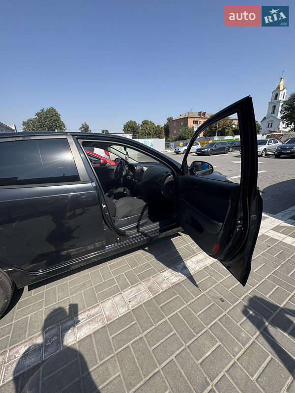 Хэтчбек Hyundai i30 2010 в Прилуках