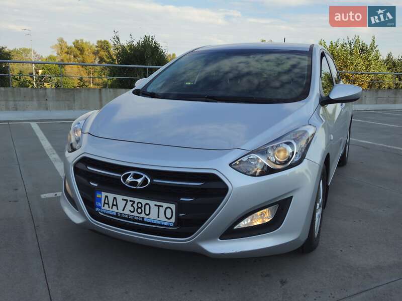 Хэтчбек Hyundai i30 2016 в Киеве фото 15 Хэтчбек Hyundai i30 2016 в Киеве