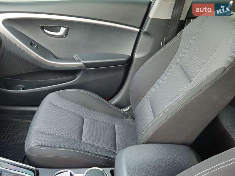 Хэтчбек Hyundai i30 2016 в Киеве фото 20 Хэтчбек Hyundai i30 2016 в Киеве